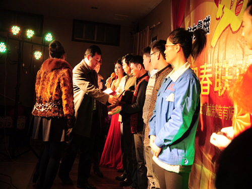 為優(yōu)秀員工頒獎(jiǎng)